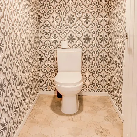 Flat Sixteen * Redcar